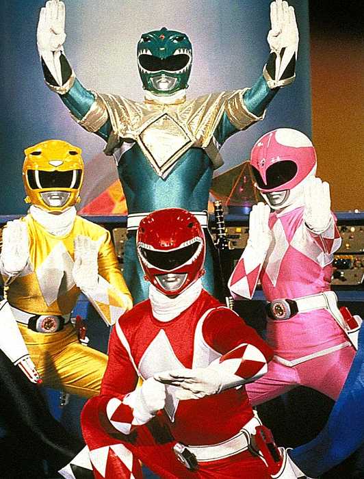 Power Ranger Falinks Power Rangers Perfect the Superhero Landing in New Image