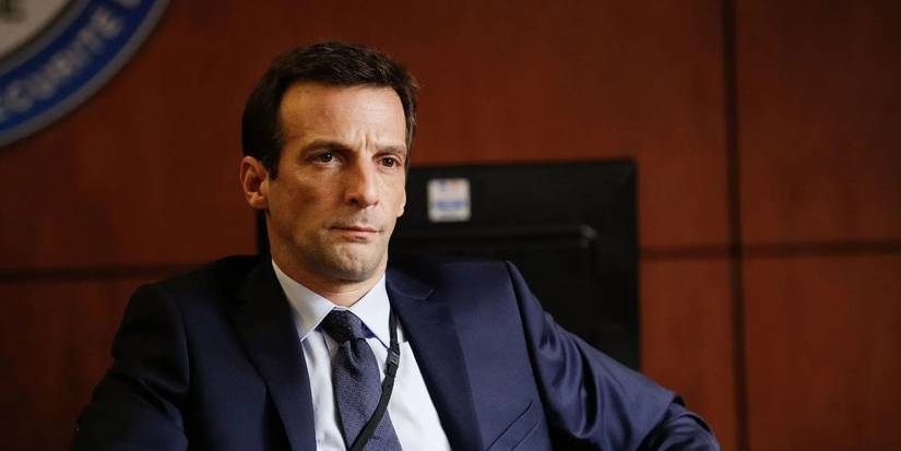 Mathieu Kassovitz como Malotru em The Bureau