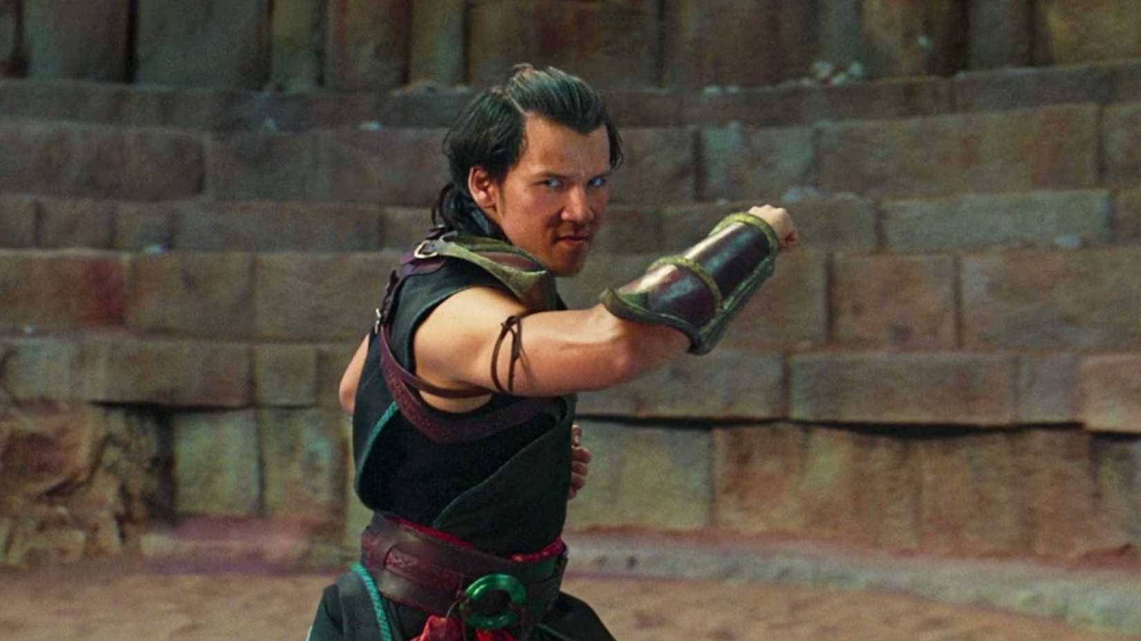 Max Huang como Kung Lao sem seu chapéu em Mortal Kombat 2021