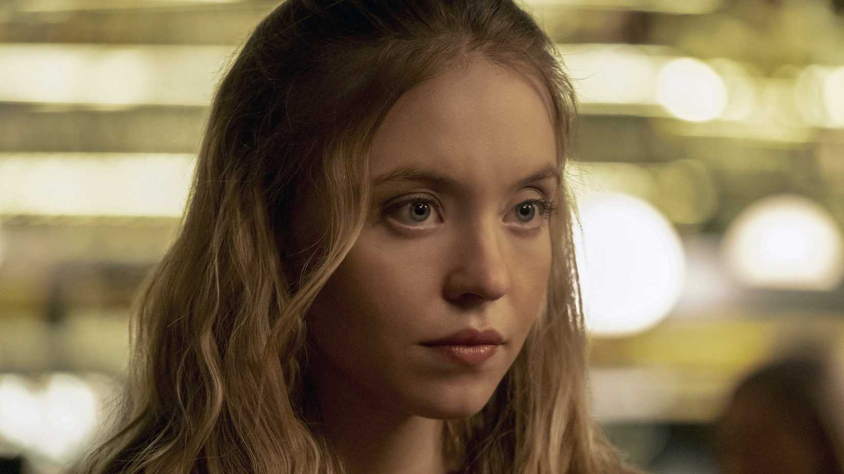 Sydney Sweeney como Pippa em The Voyeurs