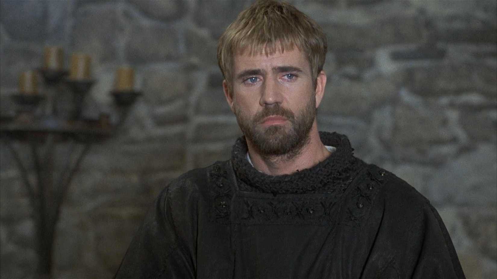 mel gibson looks plaintively as hamelt