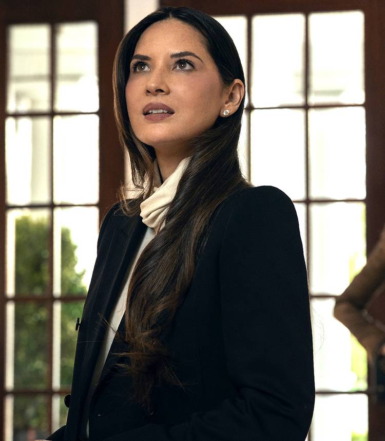 olivia munn s sam looking suspiciously at something in your friends neighbors season 2