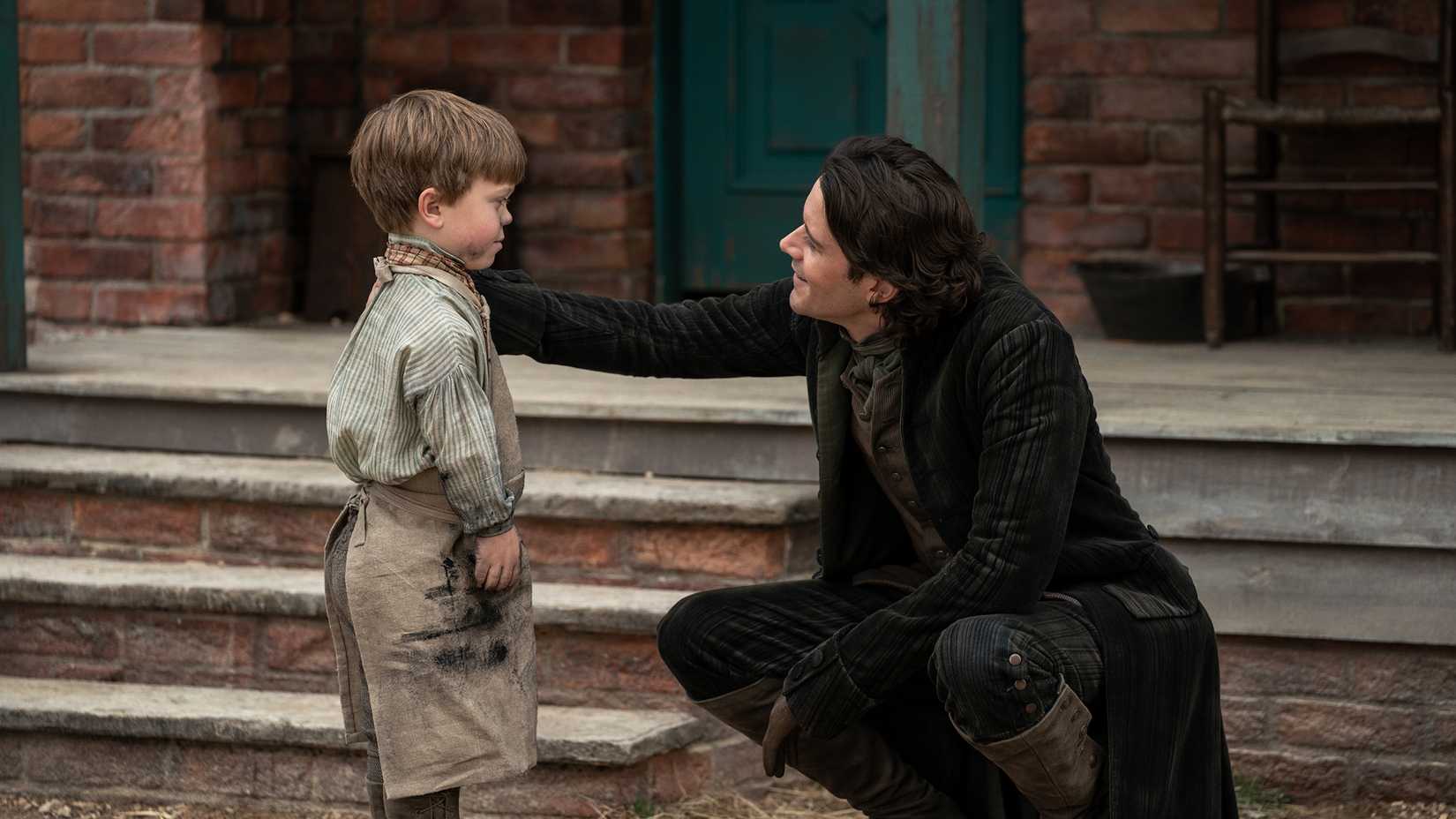 Fergus e Henri-Christian em Outlander temporada 8