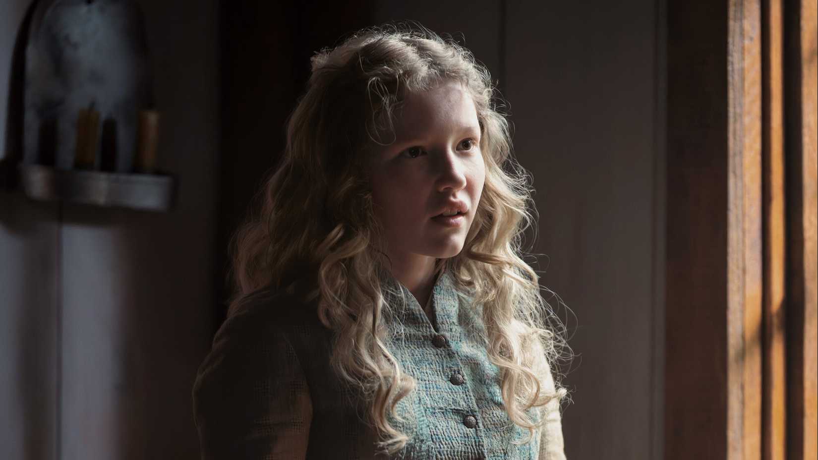 Fanny looking surprised in Outlander season 8