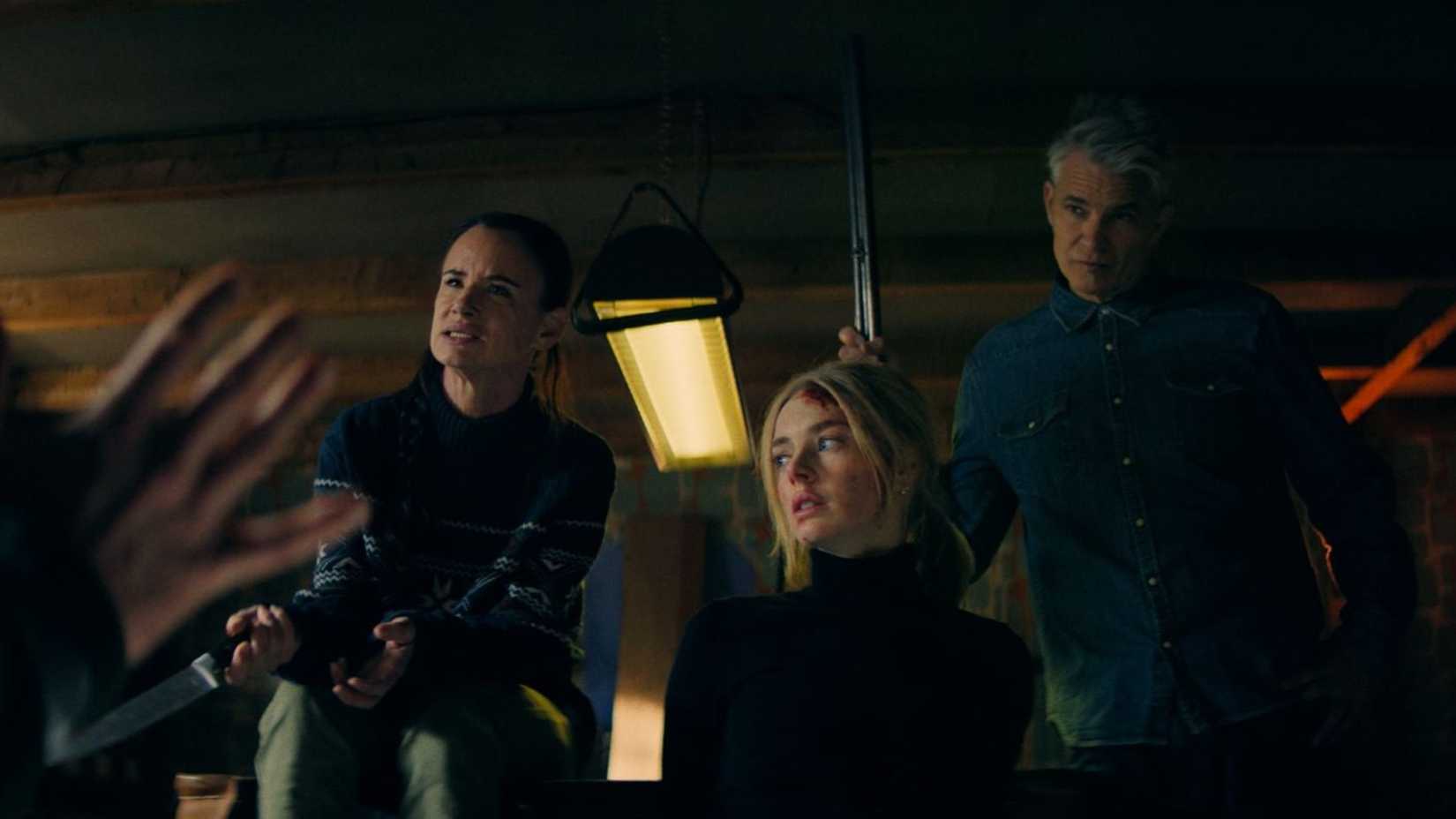 Timothy Olyphant e Juliette Lewis sobre Samara Weaving amarrada em Over Your Dead Body Movie