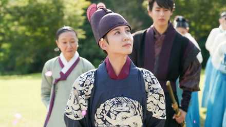 بارك إيون بن في دور دام آي في الدراما الكورية The King's Affection.