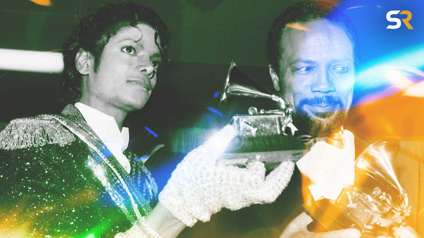 Quincy Jones segurando um Grammy ao lado de Michael Jackson durante a era Thriller.
