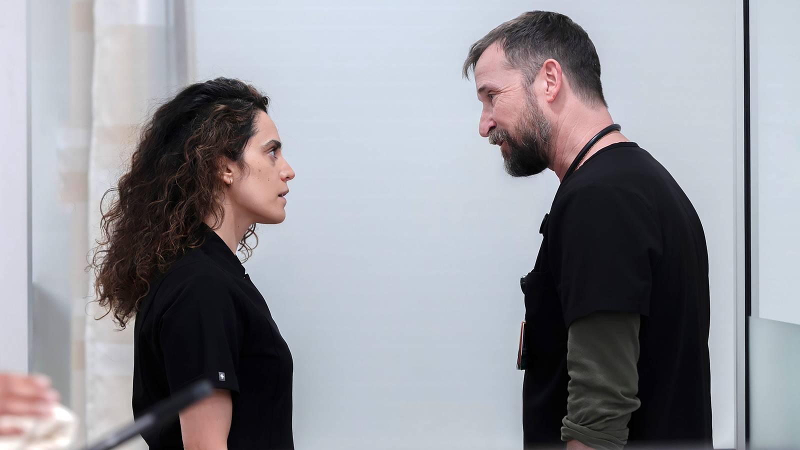 The Pitt Season 2 Ending: Robby's Threat To Dr. Al-Hashimi & What It Means For Season 3 Explained By Star