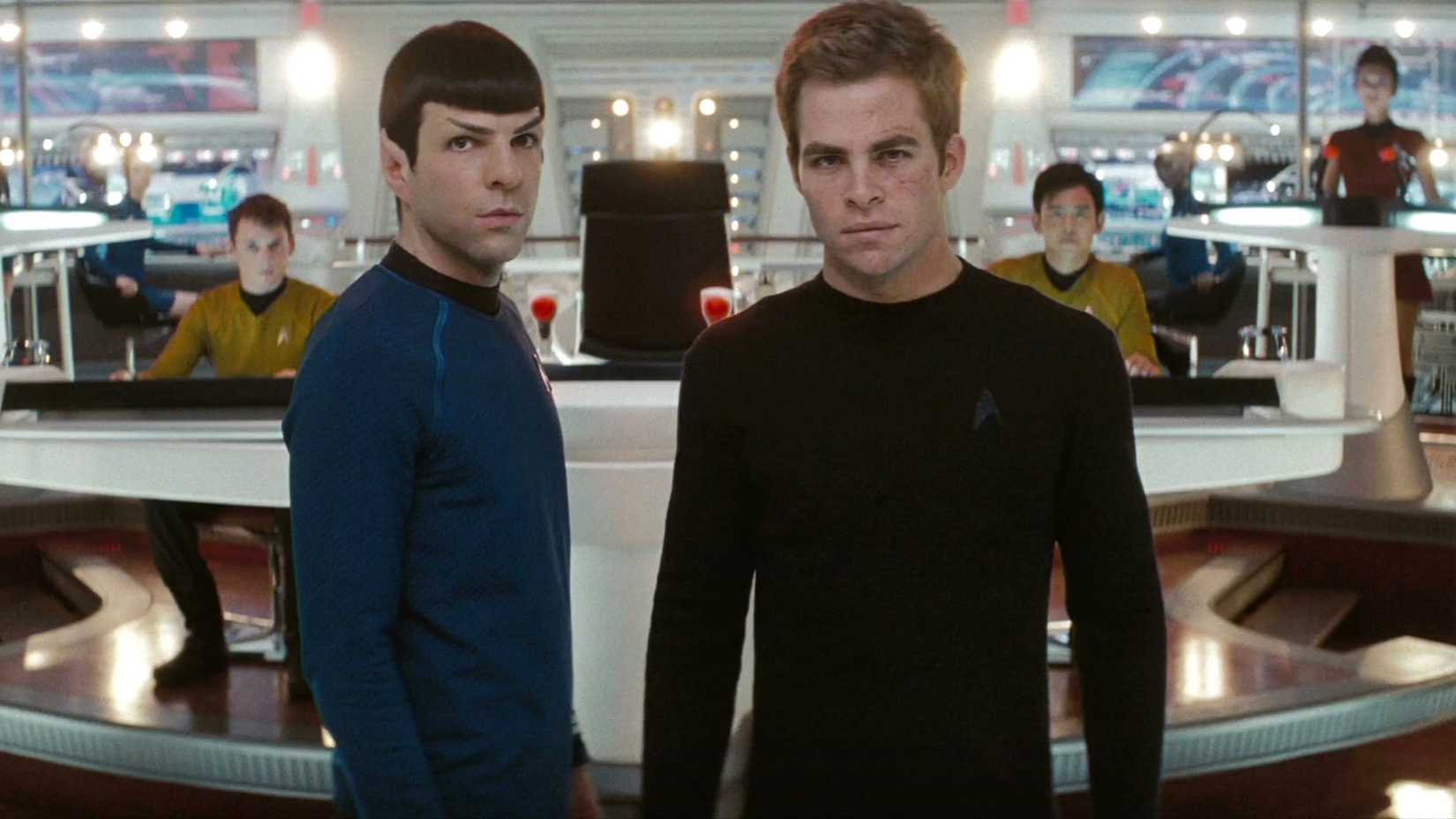 Spock e Kirk jovens no filme Star Trek de J.J. Abrams de 2009