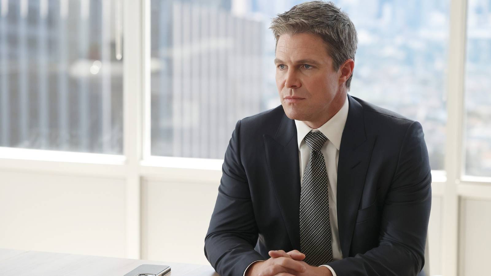 Stephen Amell’s Baywatch Reboot Will Avoid The Mistake That Killed Suits LA Stephen Amell’s Baywatch Reboot Will Avoid The Mistake That Killed Suits LA