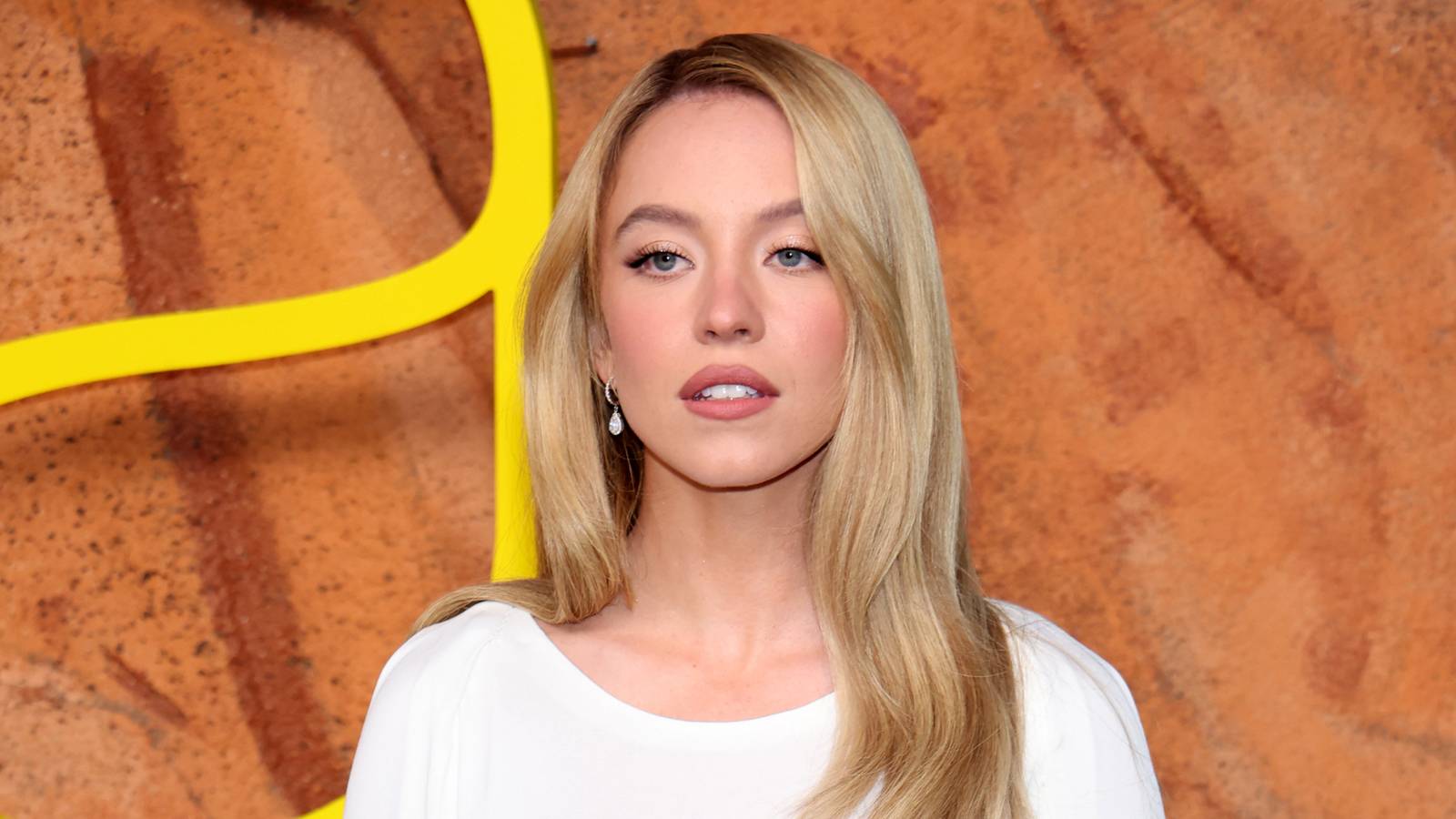 Sydney Sweeney's Gritty R-Rated Mystery Thriller Is #1 On Streaming In America