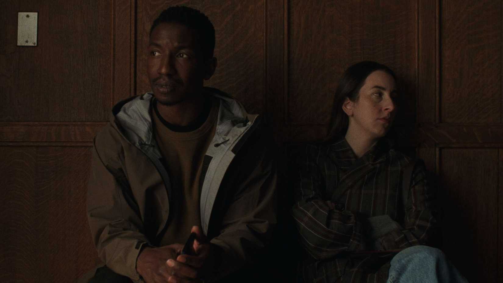 Mike e Rachel em uma cena do filme The Drama