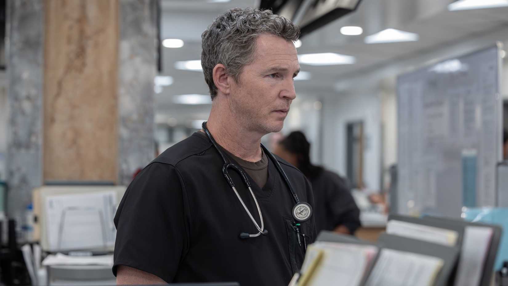 Dr. Jack Abbot (Shawn Hatosy) em The Pitt temporada 2
