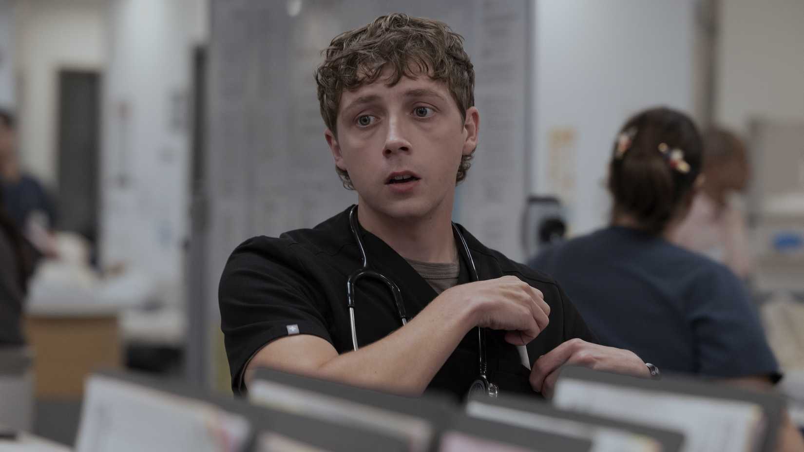 Gerran Howell como Dr. Whitaker em The Pitt 2ª temporada, episódio 12