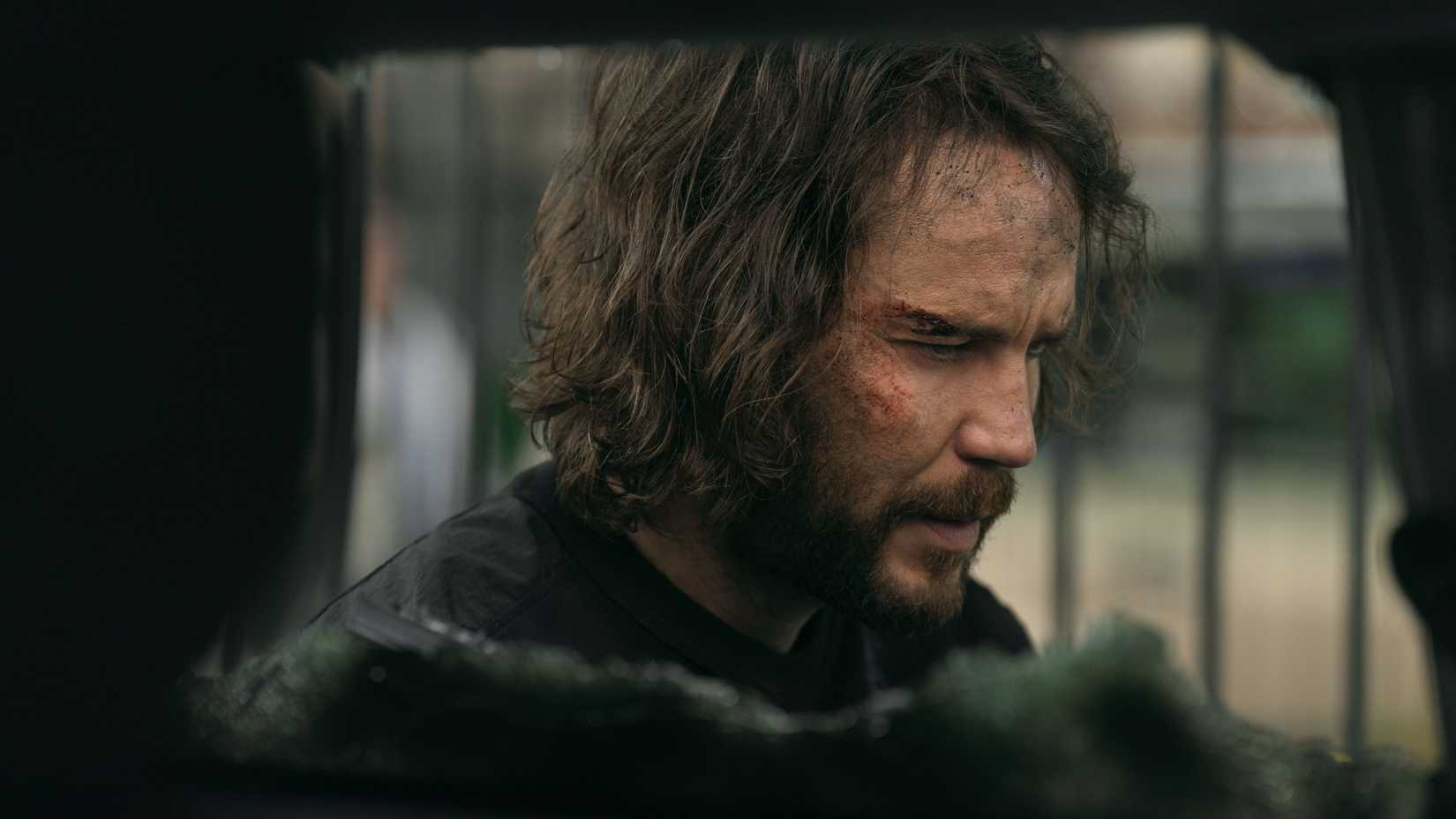 Ben Edwards (Taylor Kitsch) em cena de The Terminal List: Dark Wolf.