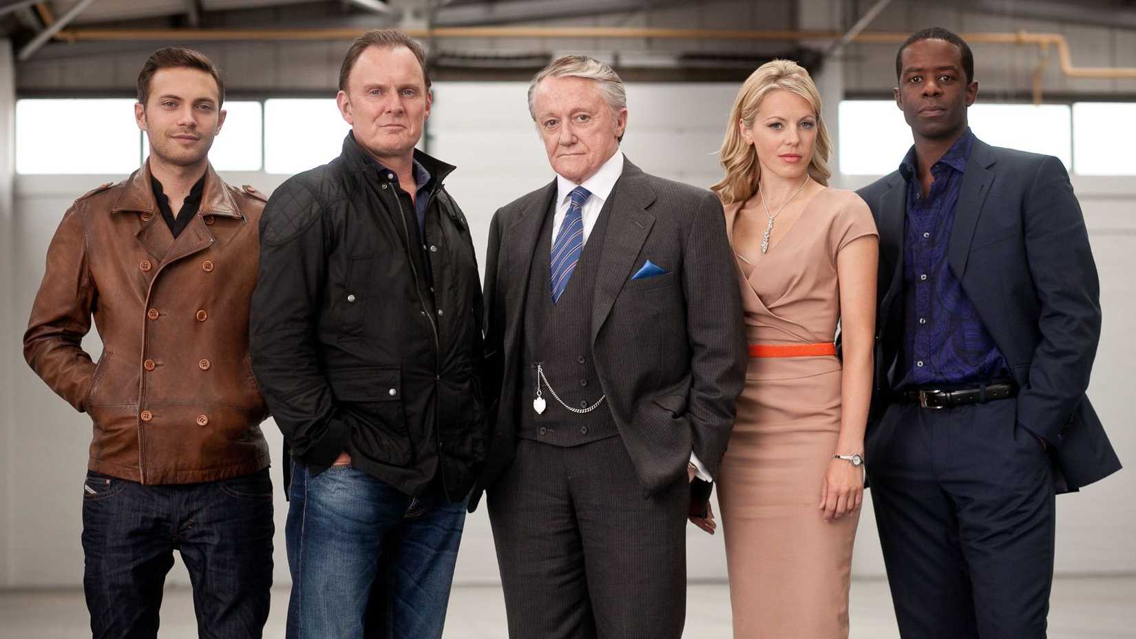 Os personagens principais em temporadas posteriores de Hustle