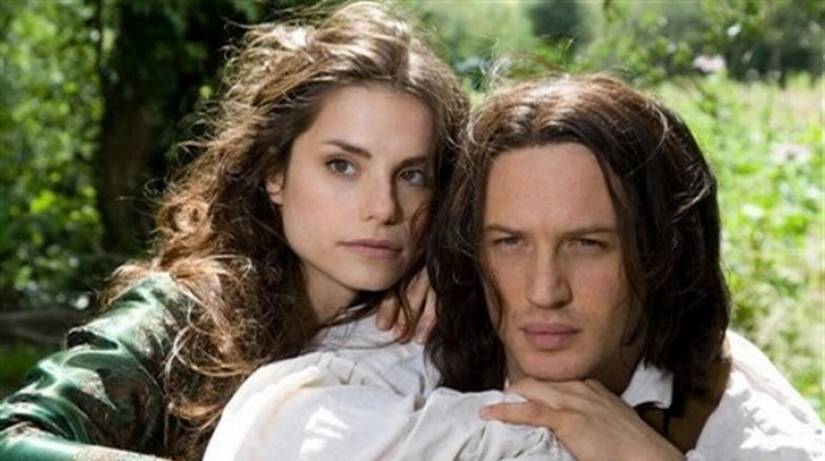 Charlotte Riley e Tom Hardy em Wuthering Heights