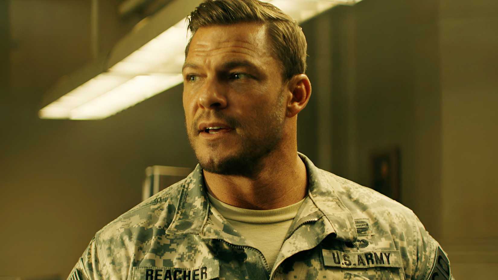 Alan Ritchson’s Jack Reacher in military uniform in Prime Video’s Reacher