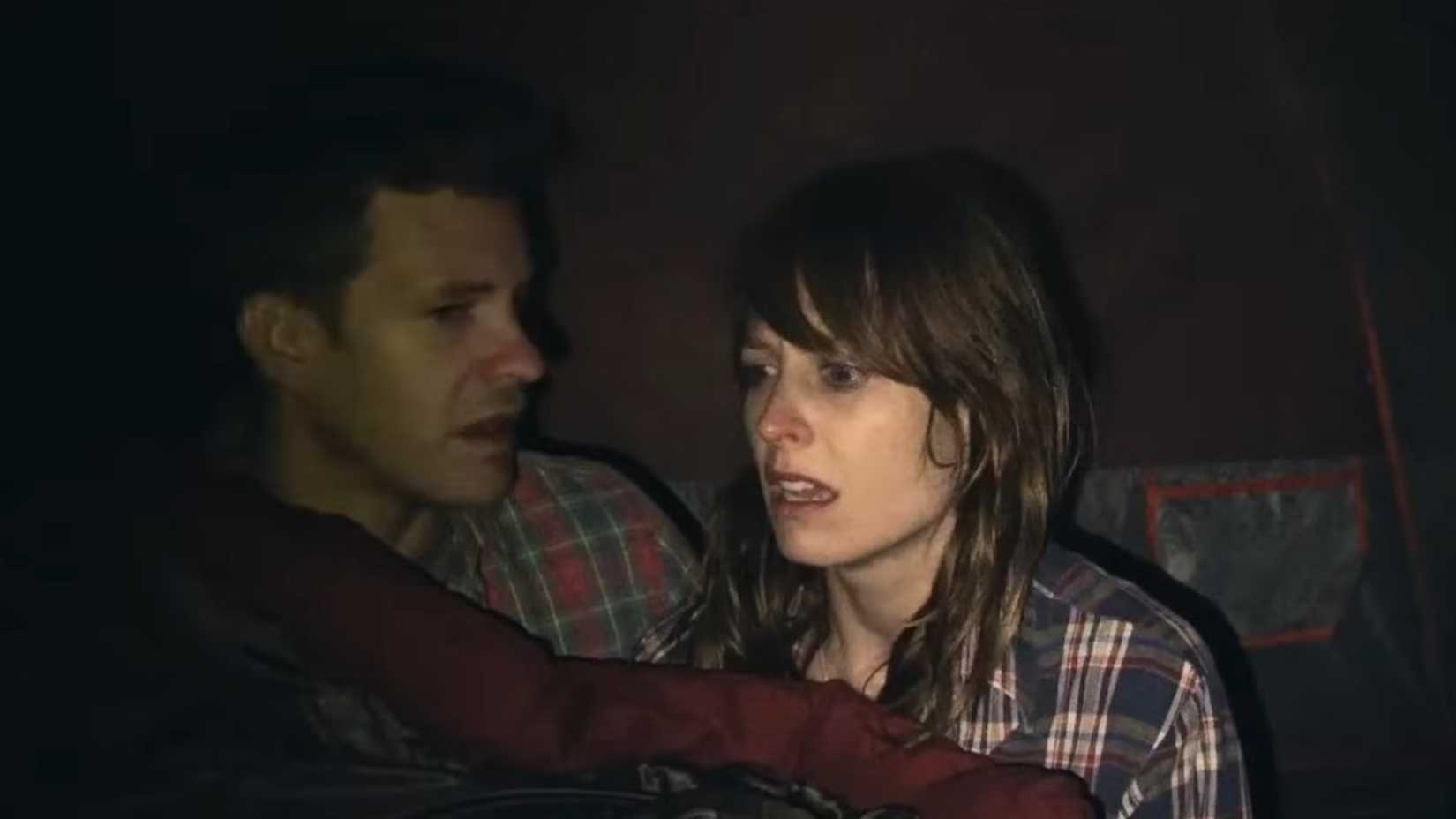 Casal aterrorizado em uma barraca em Willow Creek