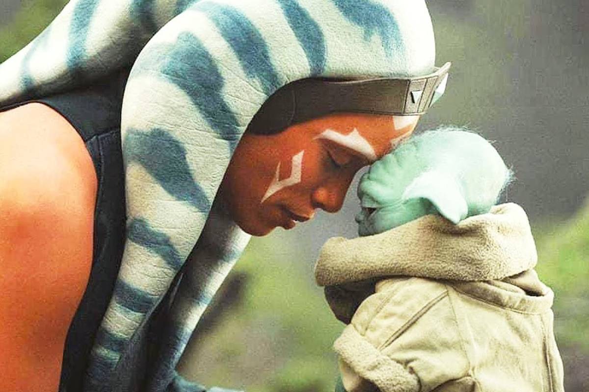 Ahsoka Tano and Sabine Wren facing the return of Grand Admiral Thrawn in a cinematic Star Wars scene