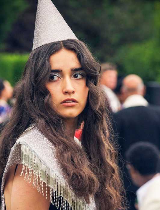 Why Lydia Deetz's Wedding Dresses Are Red In Both Beetlejuice Movies Why Lydia Deetz's Wedding Dresses Are Red In Both Beetlejuice Movies
