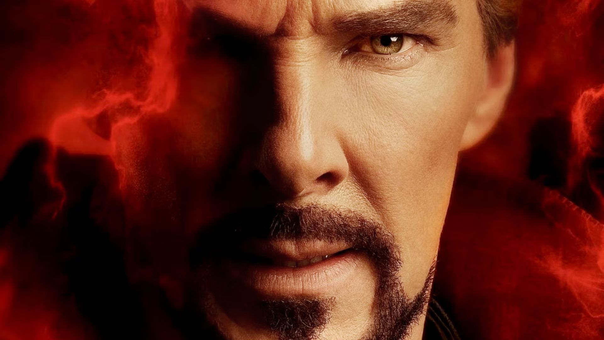 Benedict Cumberbatch's doctor strange in red mist-1