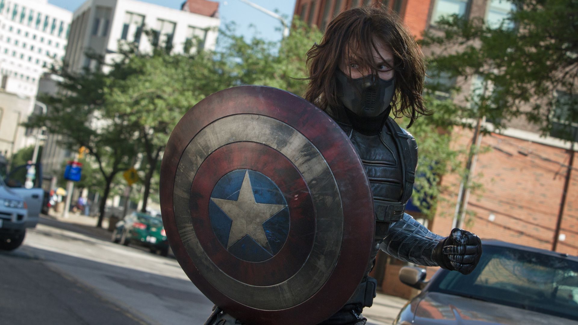 Bucky Barnes enfrentando Captain America