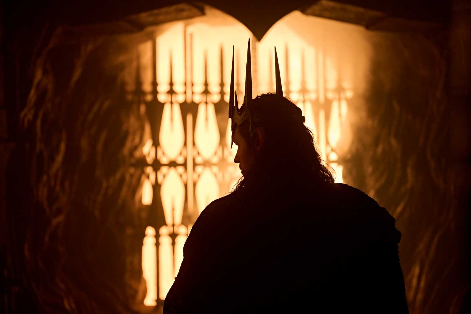 Charlie Vickers Sauron koruna