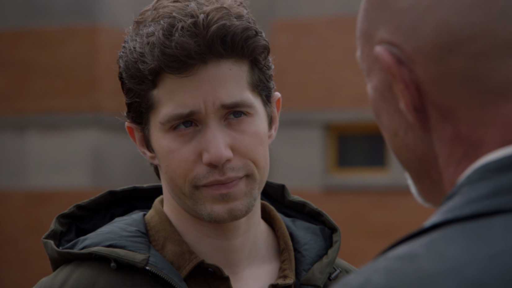 Brandon Larracuente como Vasquez em Chicago Fire