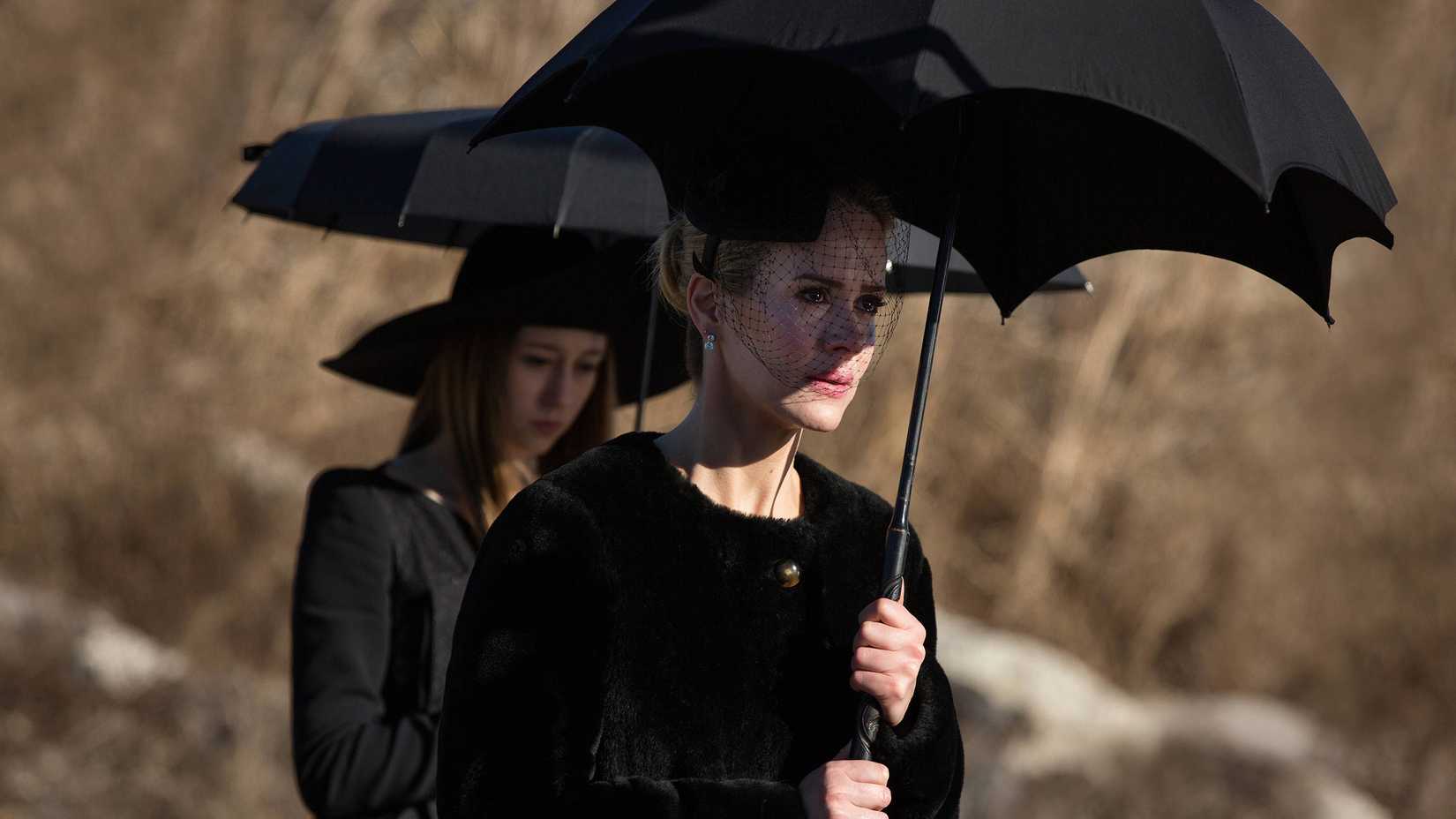 Cordelia in all black in American Horror Story Coven