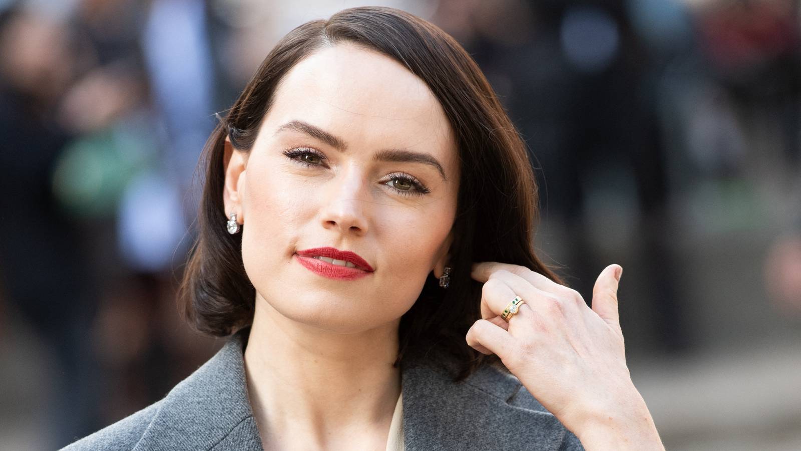 Daisy Ridley's New Movie With Star Wars Alum Secures Release For Next Year