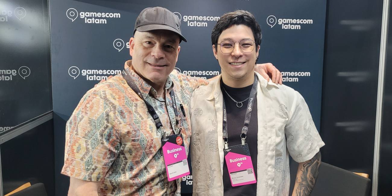David Wise on the left and Bruno Yonezawa on the right with a Gamescom Latam backdrop behind them.