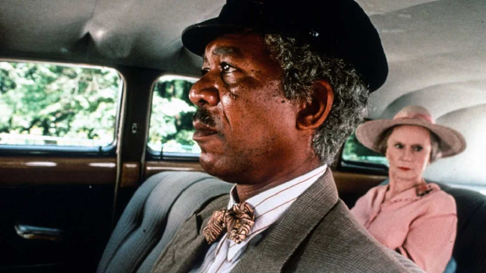 Morgan Freeman e Jessica Tandy em Conduzindo Miss Daisy