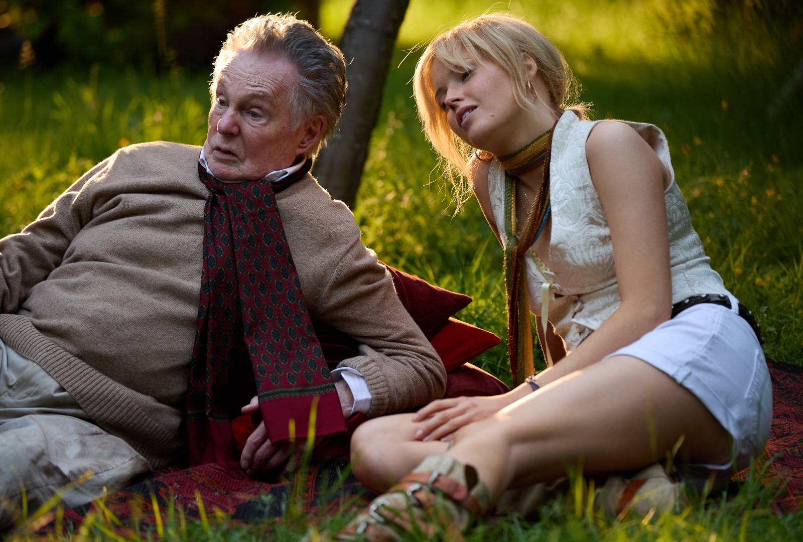 Kate Moss Knows Her Worth In Moss & Freud Clip