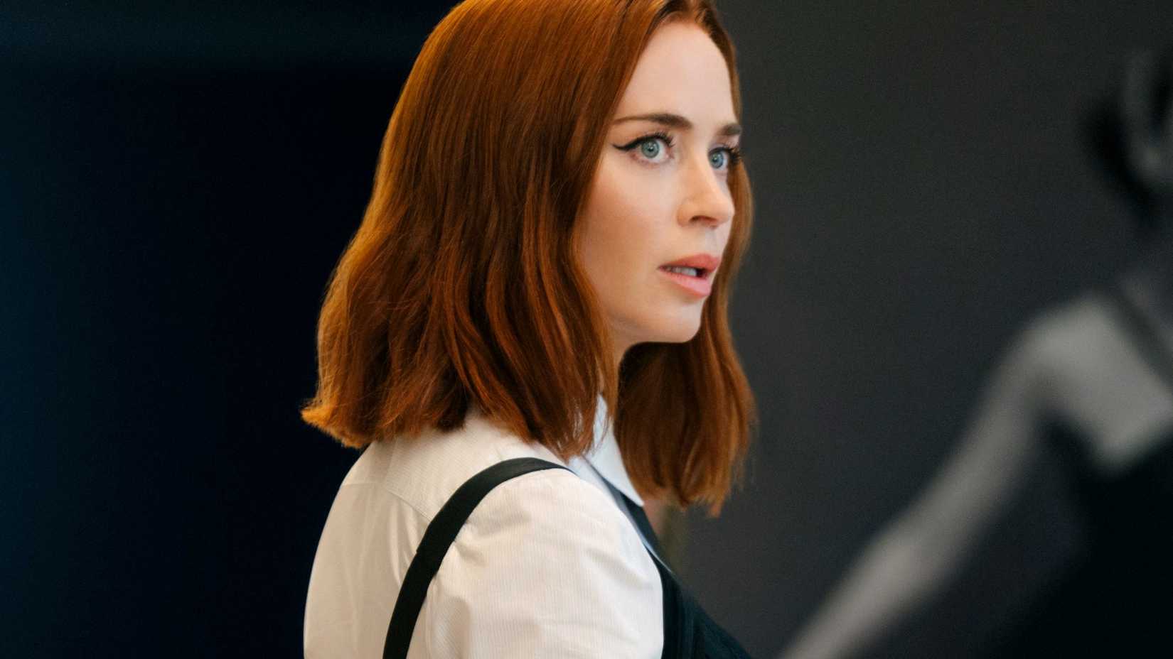Emily Blunt como Emily Charlton em O Diabo Veste Prada 2