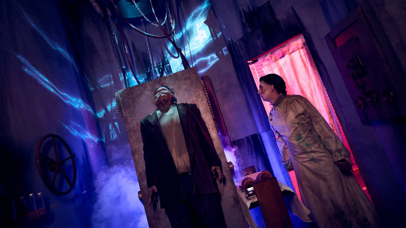Universal Horror Unleashed In Las Vegas Offers Brave Fans Year-Round Nightmares
