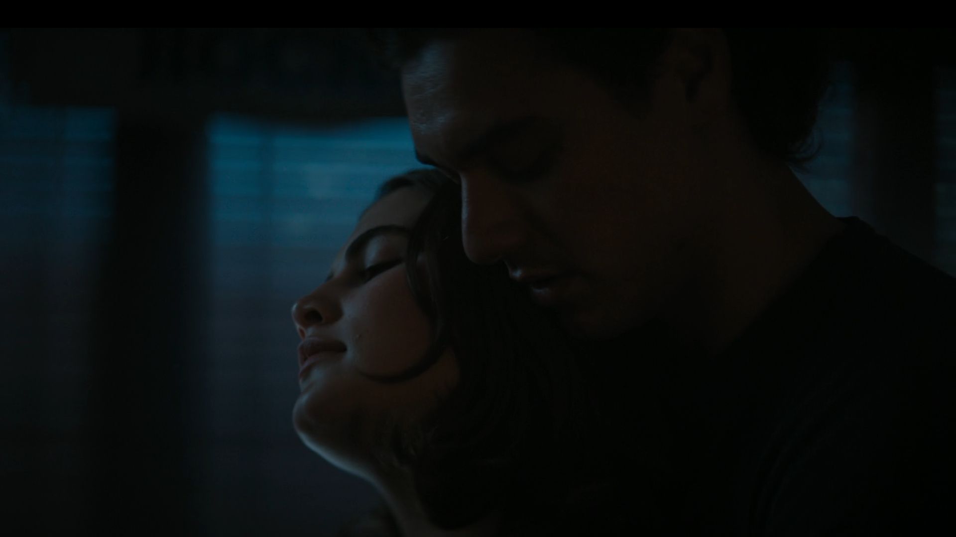 Garrett e Hannah em momento de apoio