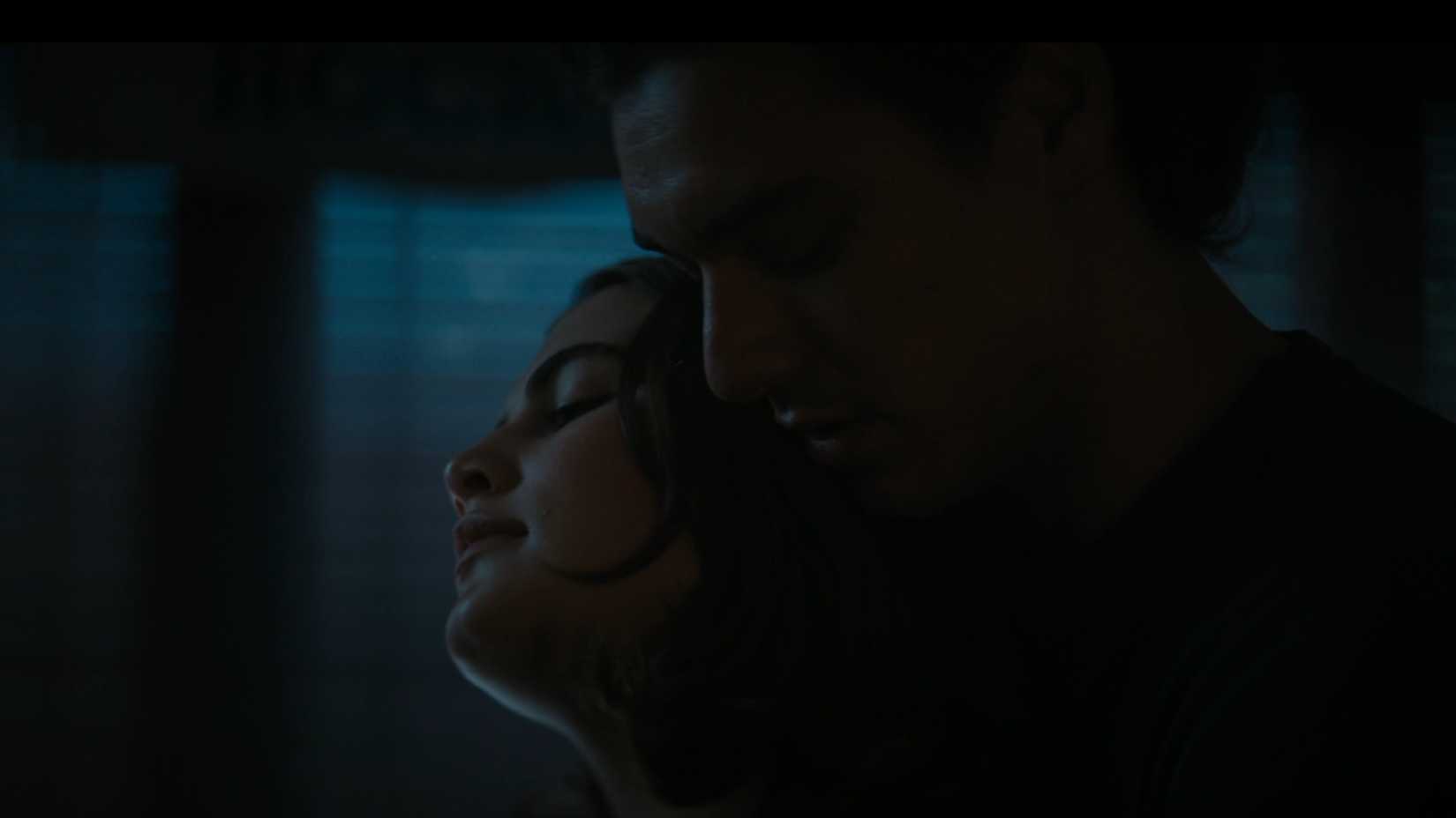 garrett is behind hannah in the dark in off campus season 1 episode 4