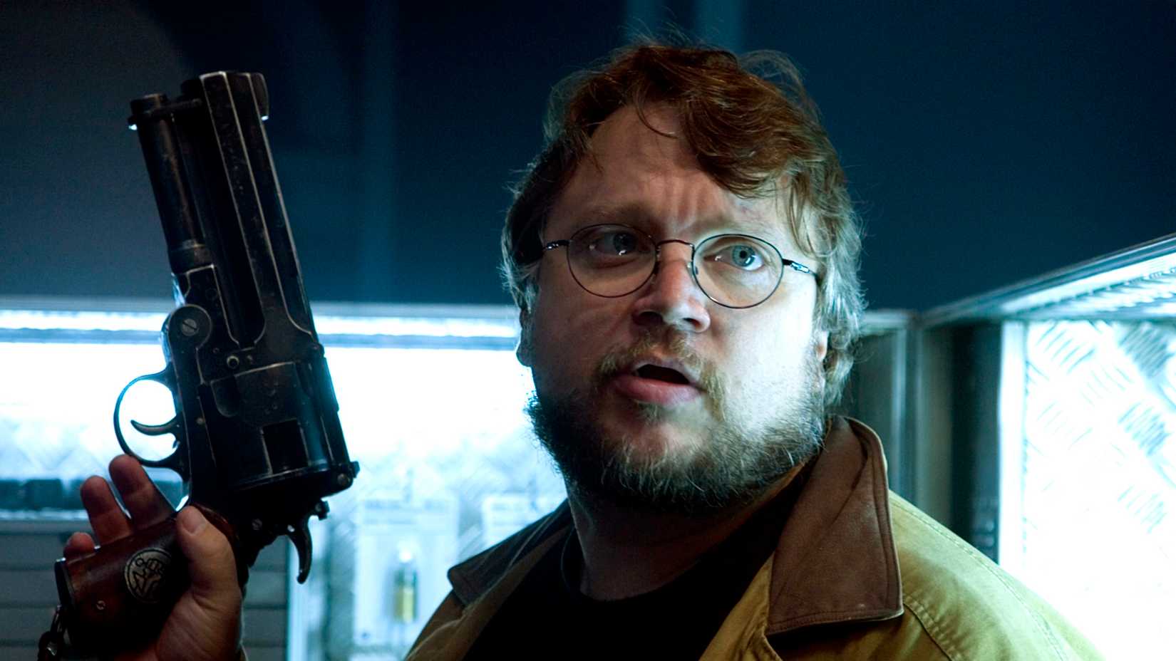 Guillermo del Toro on the Hellboy 2 set