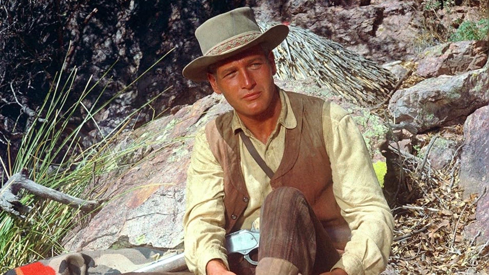 Paul Newman smirks in Hombre