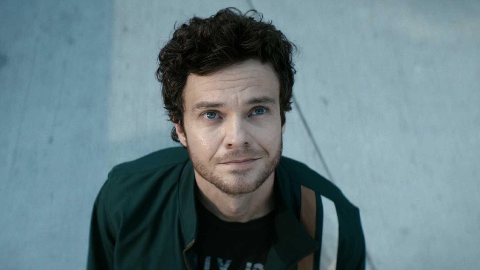 Jack Quaid como Hughie na cena final de The Boys
