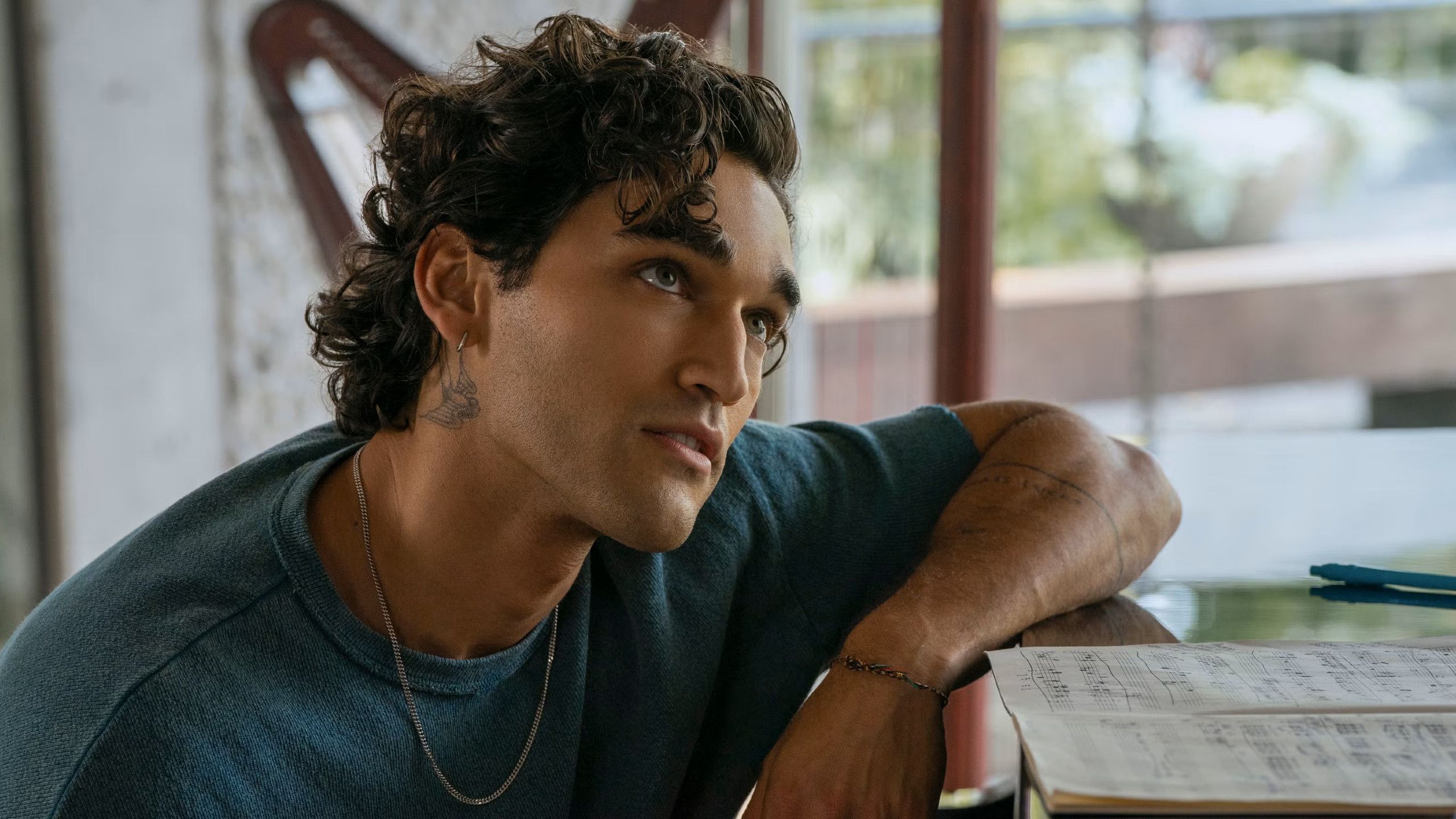 Prime Video's Record-Breaking New Drama With 93% Rotten Tomatoes Score Is One Of Its Best Book Adaptations