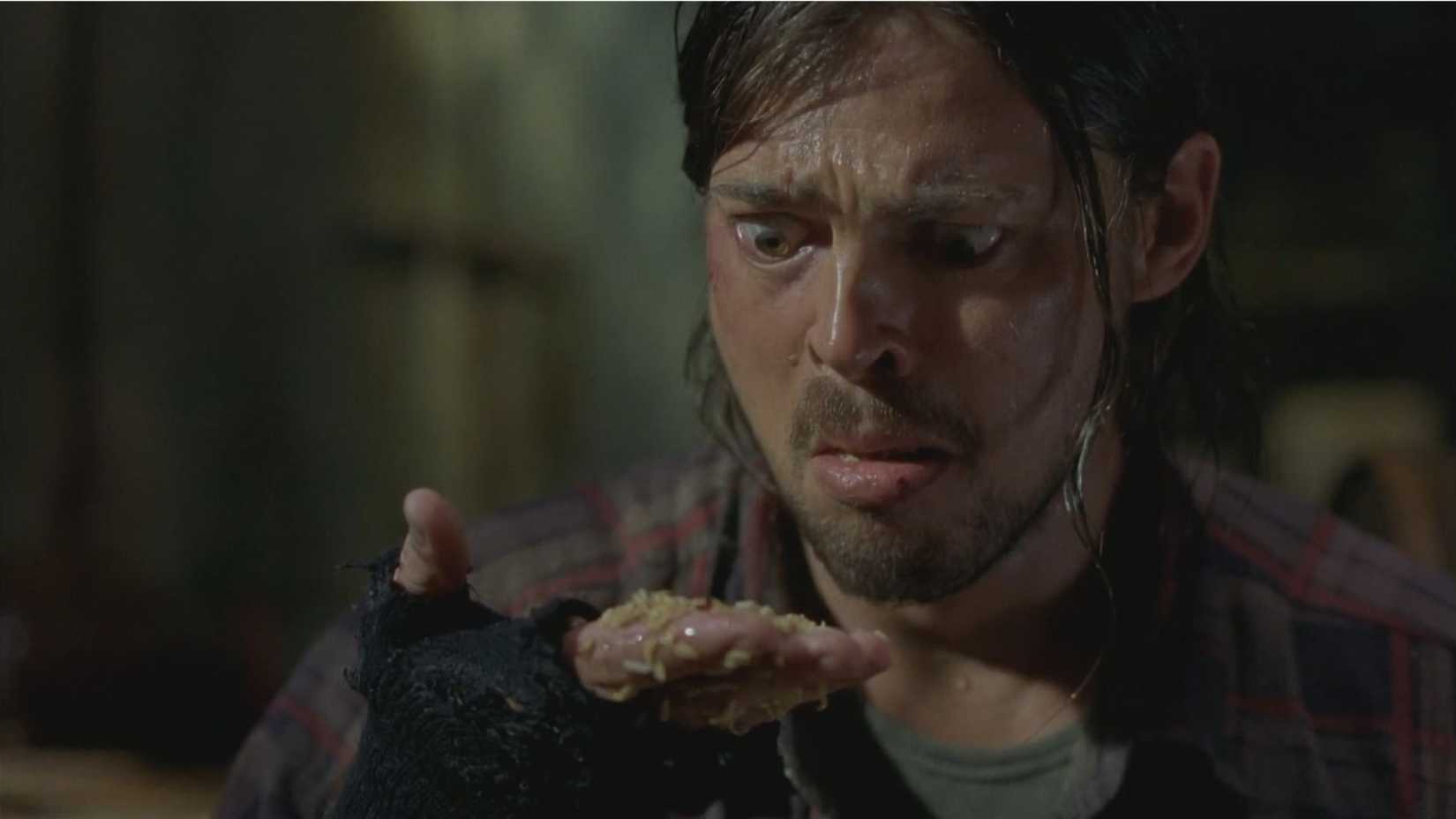 Karl Urban como Munder em Navio Fantasma