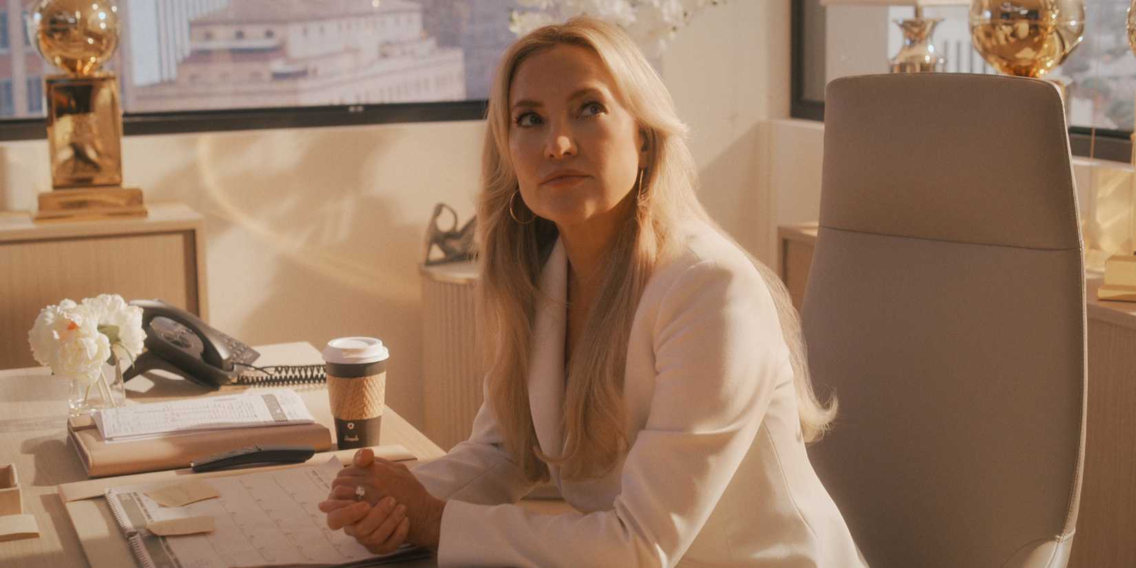 Kate Hudson as Isla Gordon in Running Point season 2-1