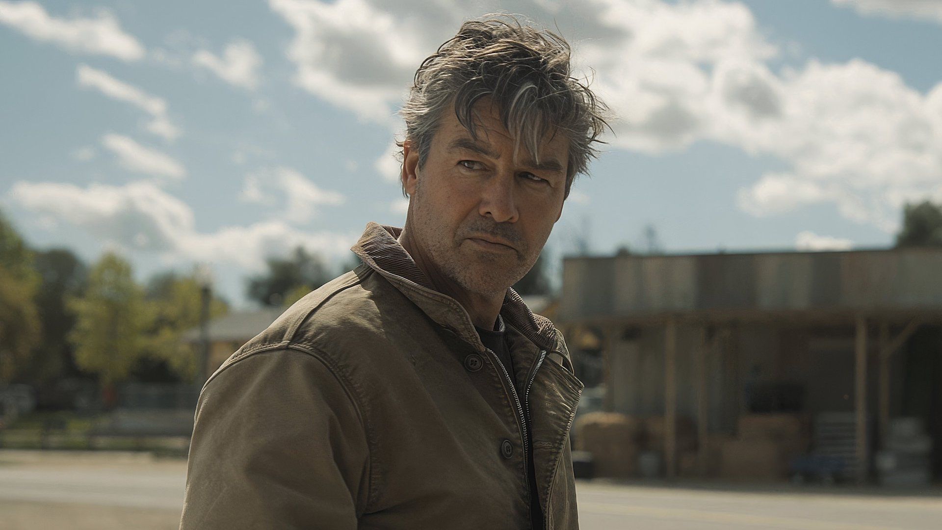 Kyle Chandler como Hal Jordan em Lanterns