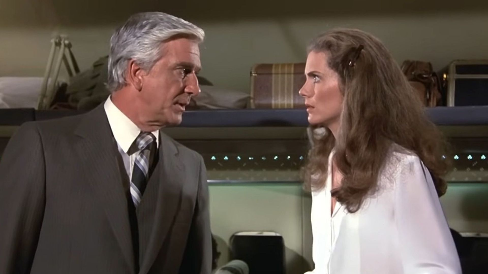 Leslie Nielsen em Airplane!