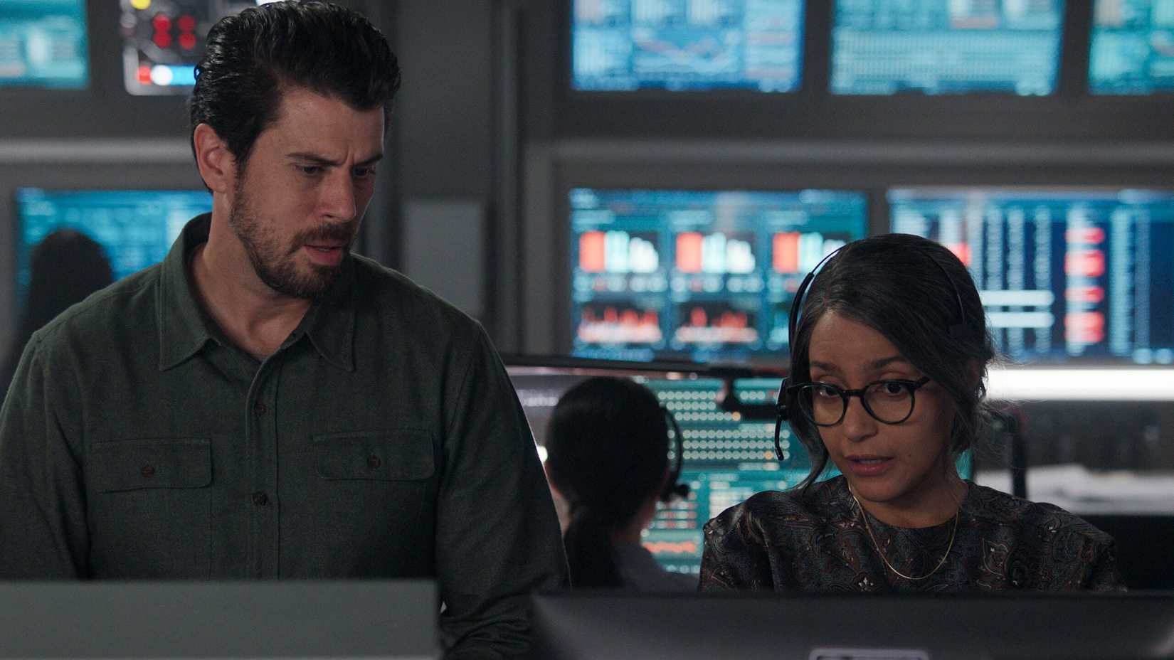 Miles Dale e Aleida Rosales em cena da quinta temporada de For All Mankind
