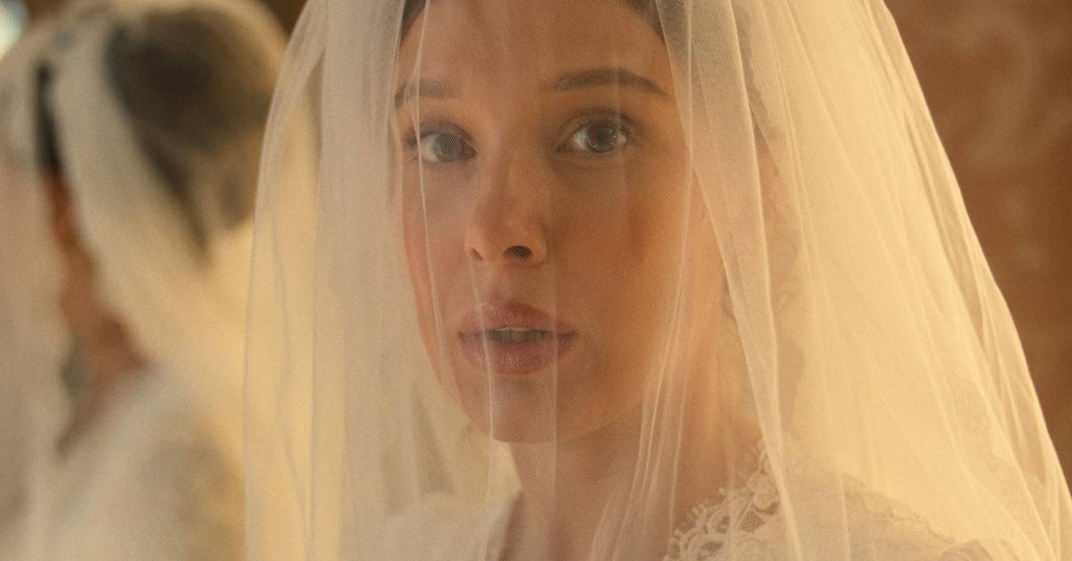 Henry Cavill's Sherlock Is Officially Millie Bobby Brown's Next Mystery In  First Enola Holmes 3 Trailer