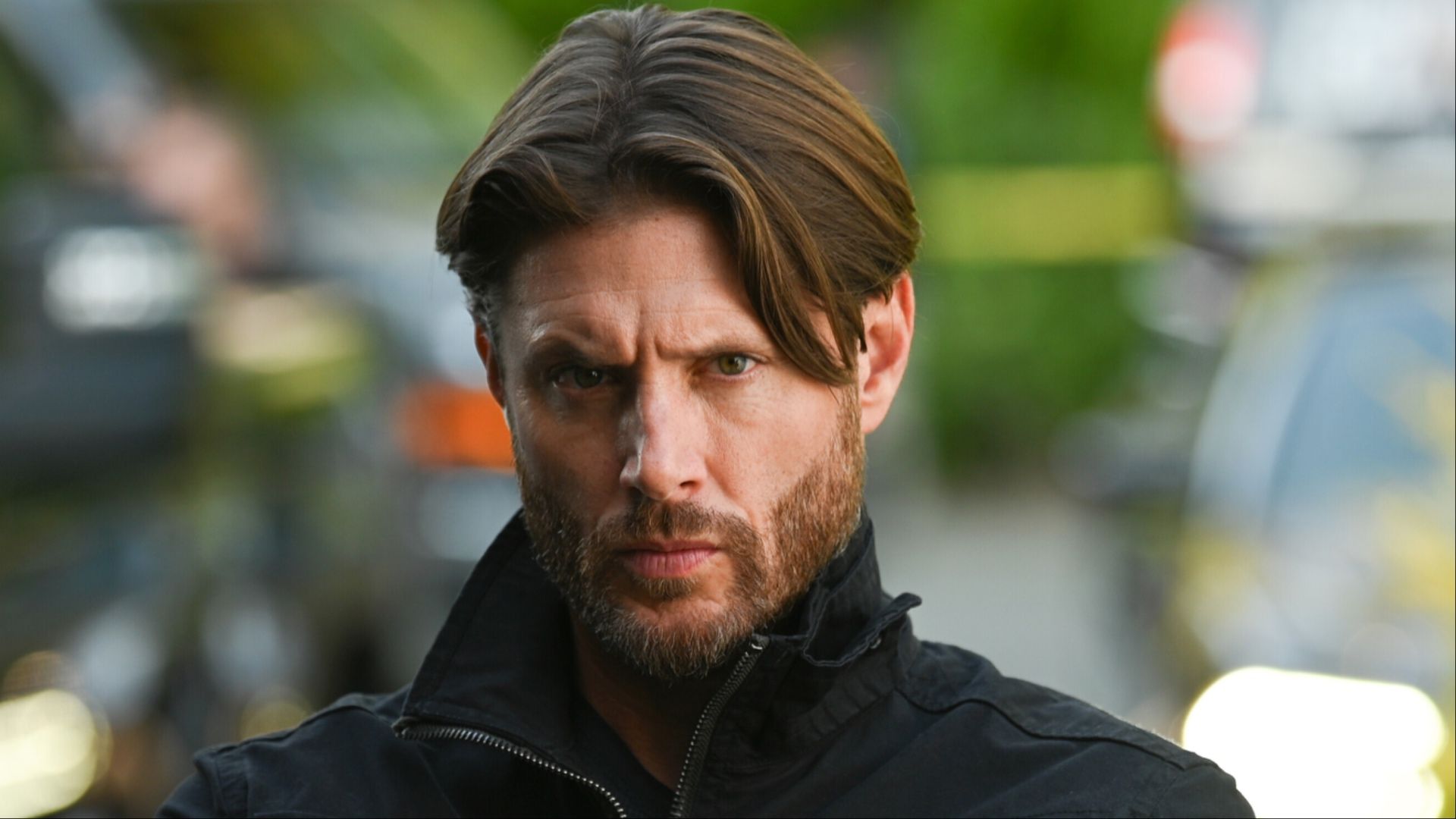 Jensen Ackles como Russell Shaw em Tracker