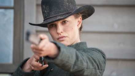Natalie Portman as Jane Hammond with a gun in Jane Got a Gun